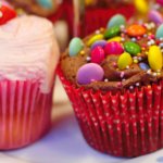 楽しいことを考えると幸せを引き寄せられる？逆効果になる例も紹介【98%が勘違い】